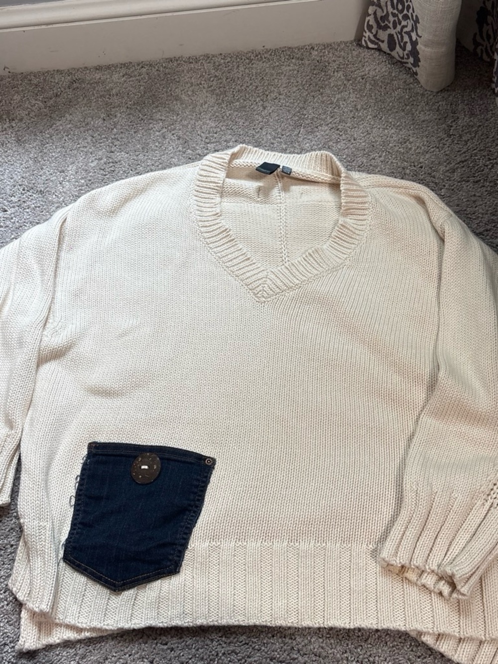 Women’s Cream V-Neck Sweater with Contrast Pocket KISS back design